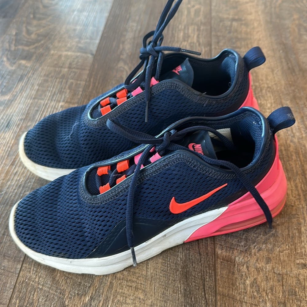 Nike Air Max Motion 2 Women’s running shoe - Picture 12 of 16